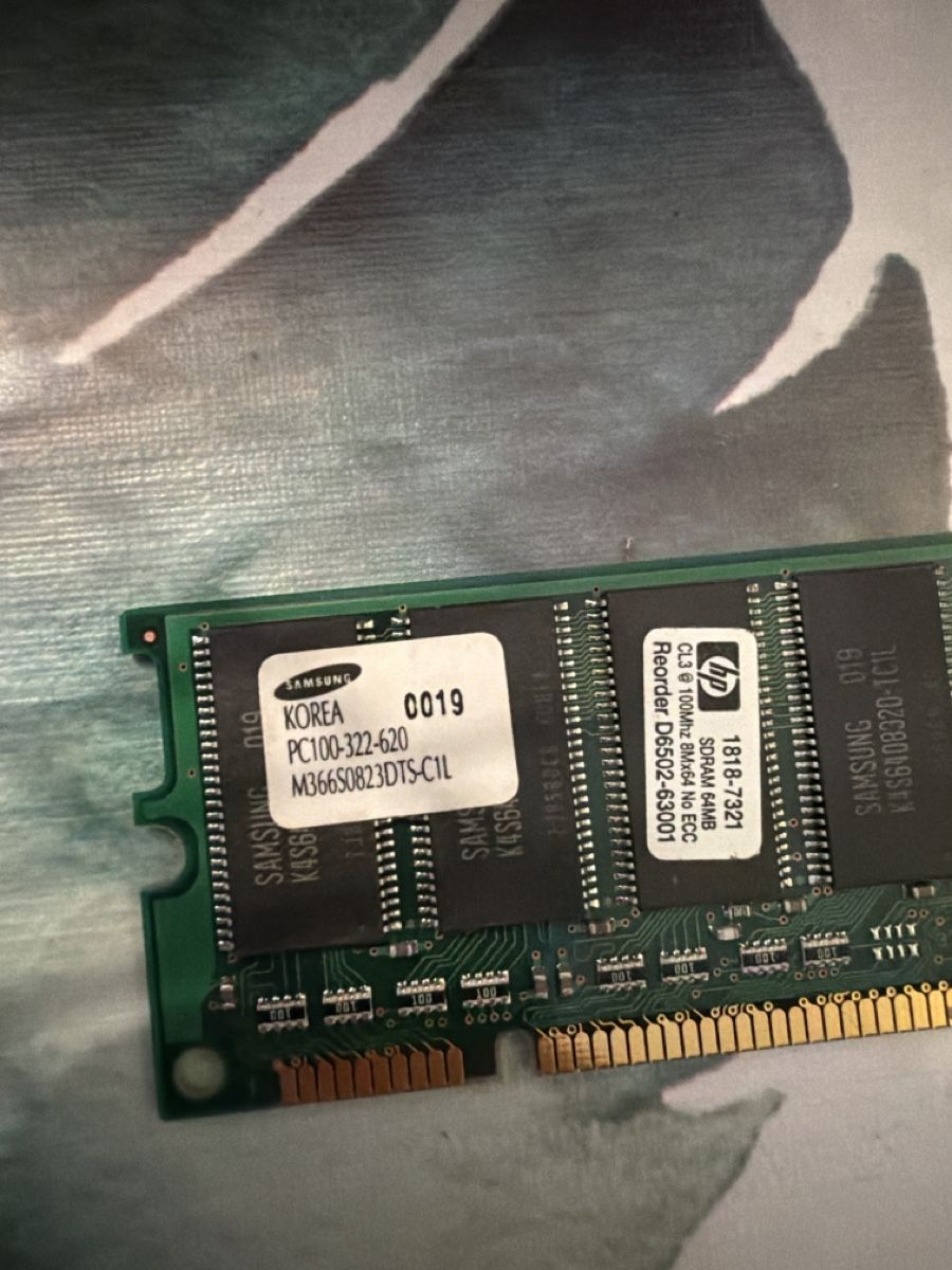 Samsung Mémoires / RAM: RAM PC100 – Défectueux à Martigny par capri2800 2