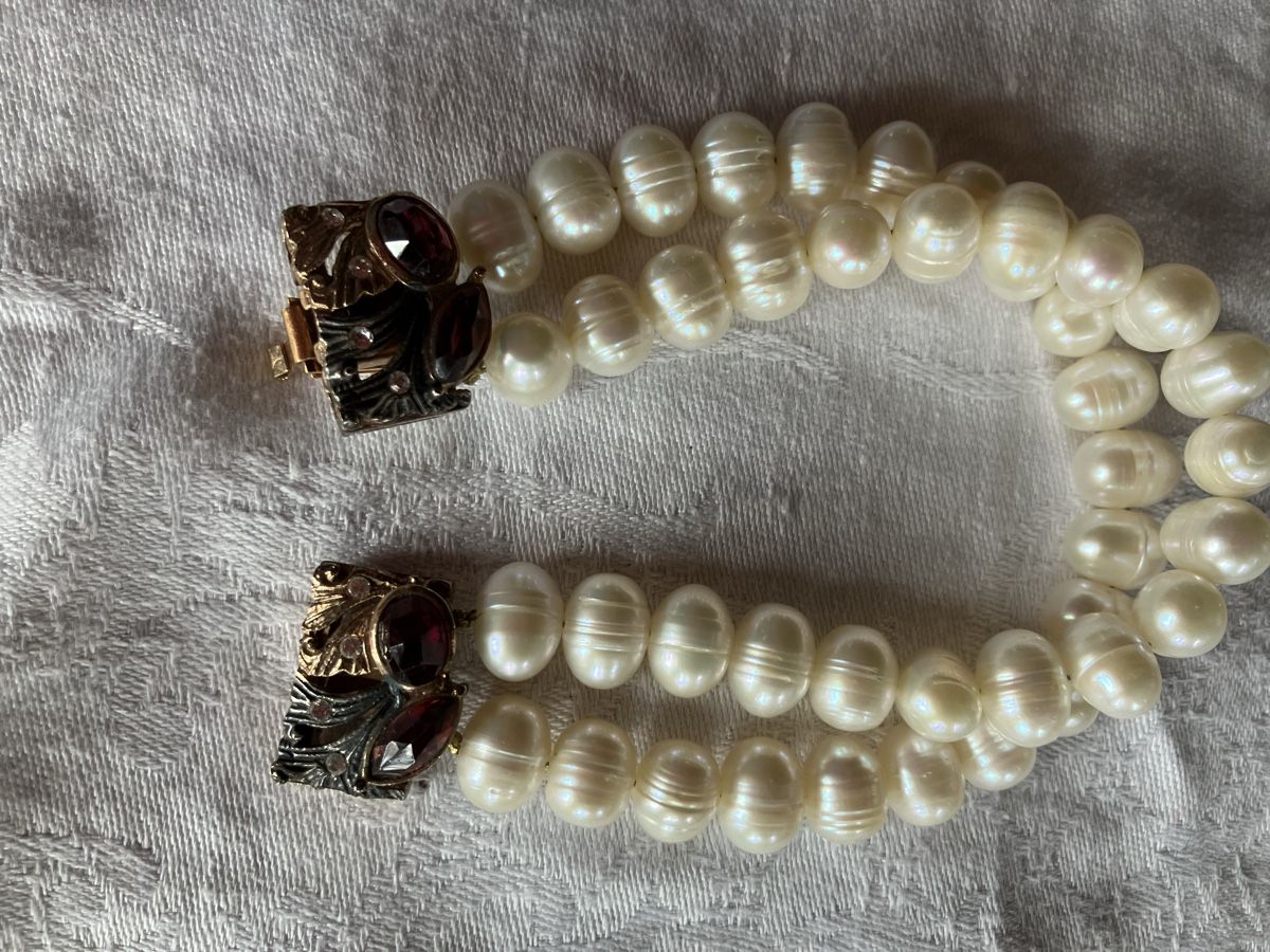 Bracciali & Braccialetti: Armband doppelreihig, echte Suesswasserperlen – Usato da Bassersdorf venduto da groovygremlin 5