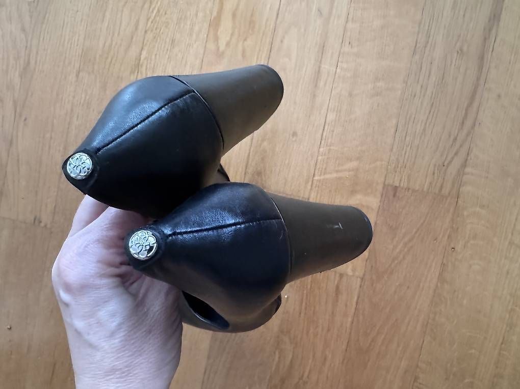Scarpe da donna: Lederheels Guess mit Blockabsatz – Usato da Glattbrugg venduto da Blogger73 2