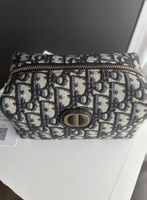 Dior 30 Montaigne Vénus Pouch Makeup Bag