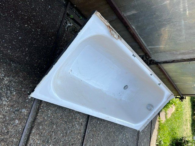Vasche da bagno: Badewanne – Usato da Lotzwil venduto da Wakawilo 2