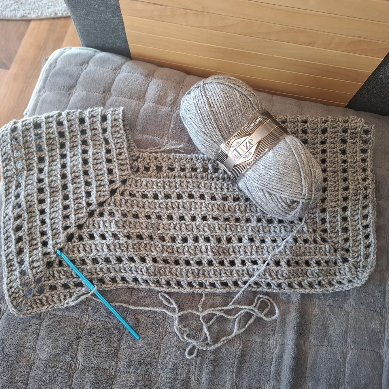 Maglioni & Felpe: Pull gris & noir, fait main au crochet, taille 38 – Nuovo (secondo la descrizione) da tartegnin venduto da Madelaine_09 5