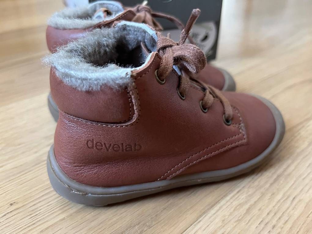 Scarpe per ragazzi: Schuhe von Develab, Gr. 23 in Braun – Usato da St-Prex venduto da buc_y6n7 1