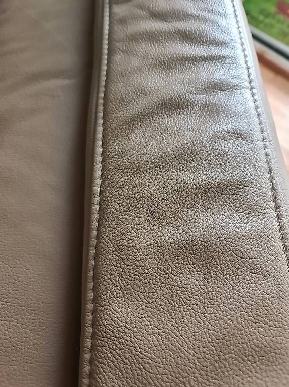 Hocker: Hocker Beige aus echt Leder – Gebraucht aus Kriens von akazy 1