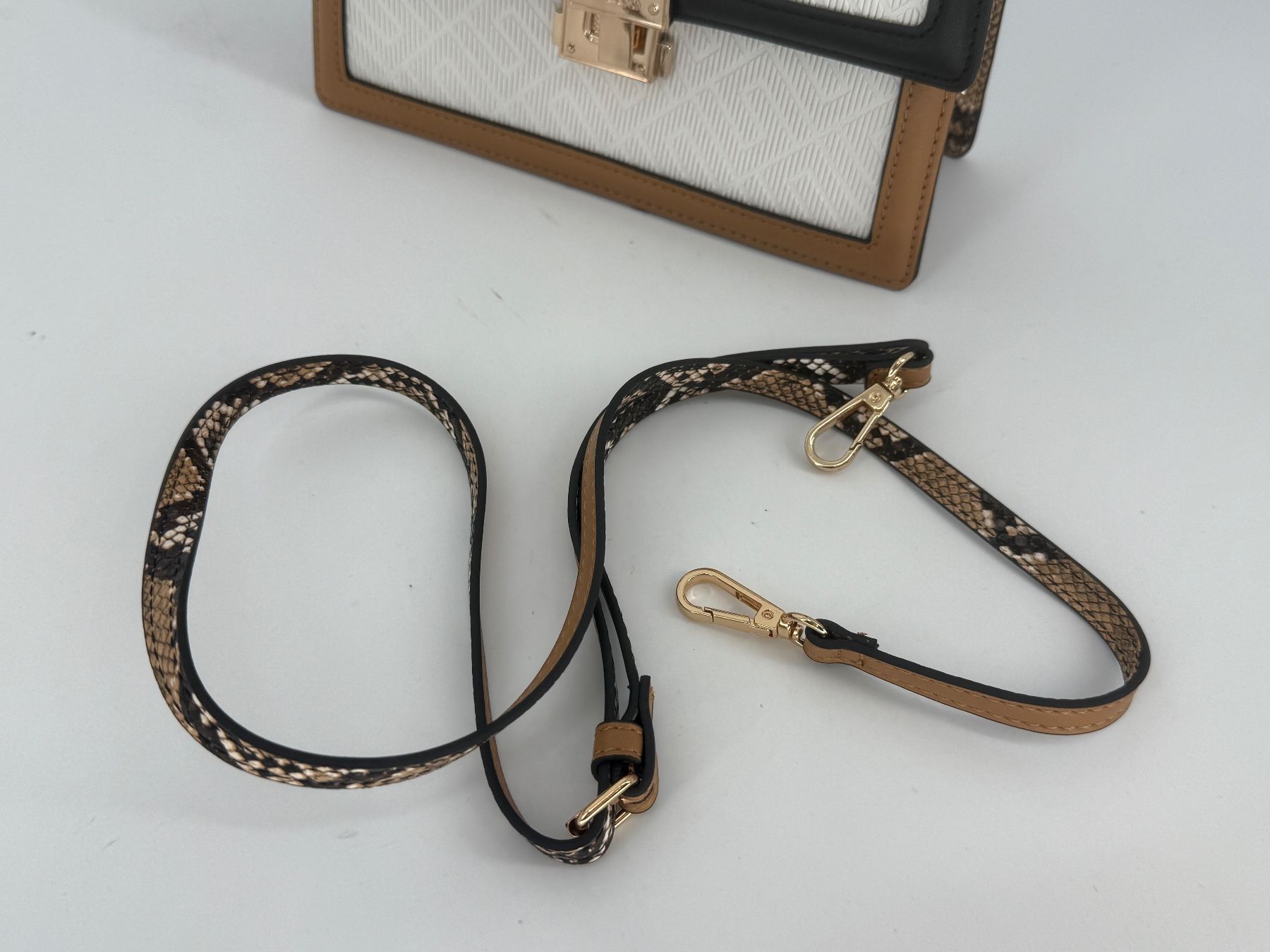 Aldo Borse da donna: Aldo Handtasche mit Schlangenleder-Akzent – Nuovo (secondo la descrizione) da Auenstein venduto da moin. 4