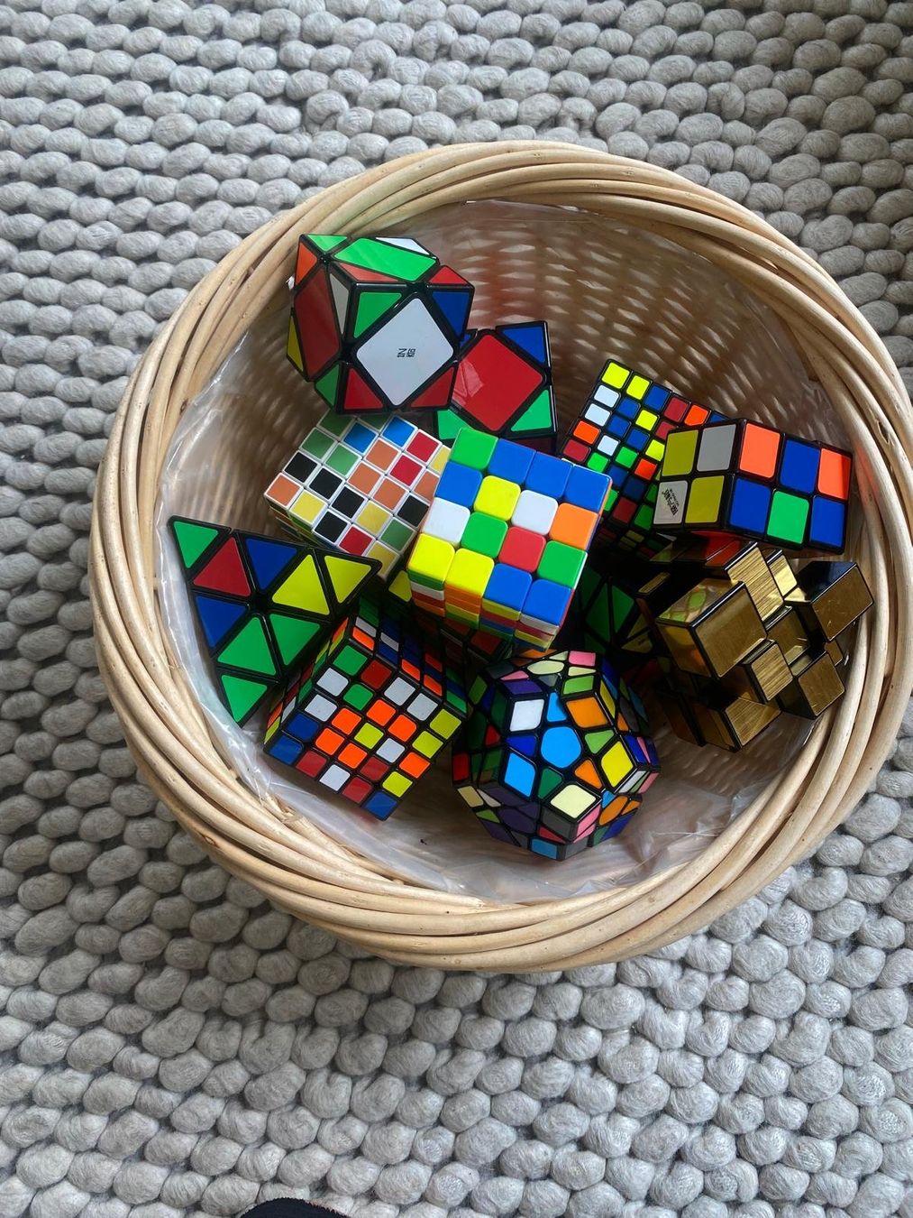 Giochi: Grosses Zauberwürfel Set – Usato da Wünnewil venduto da SarahB01