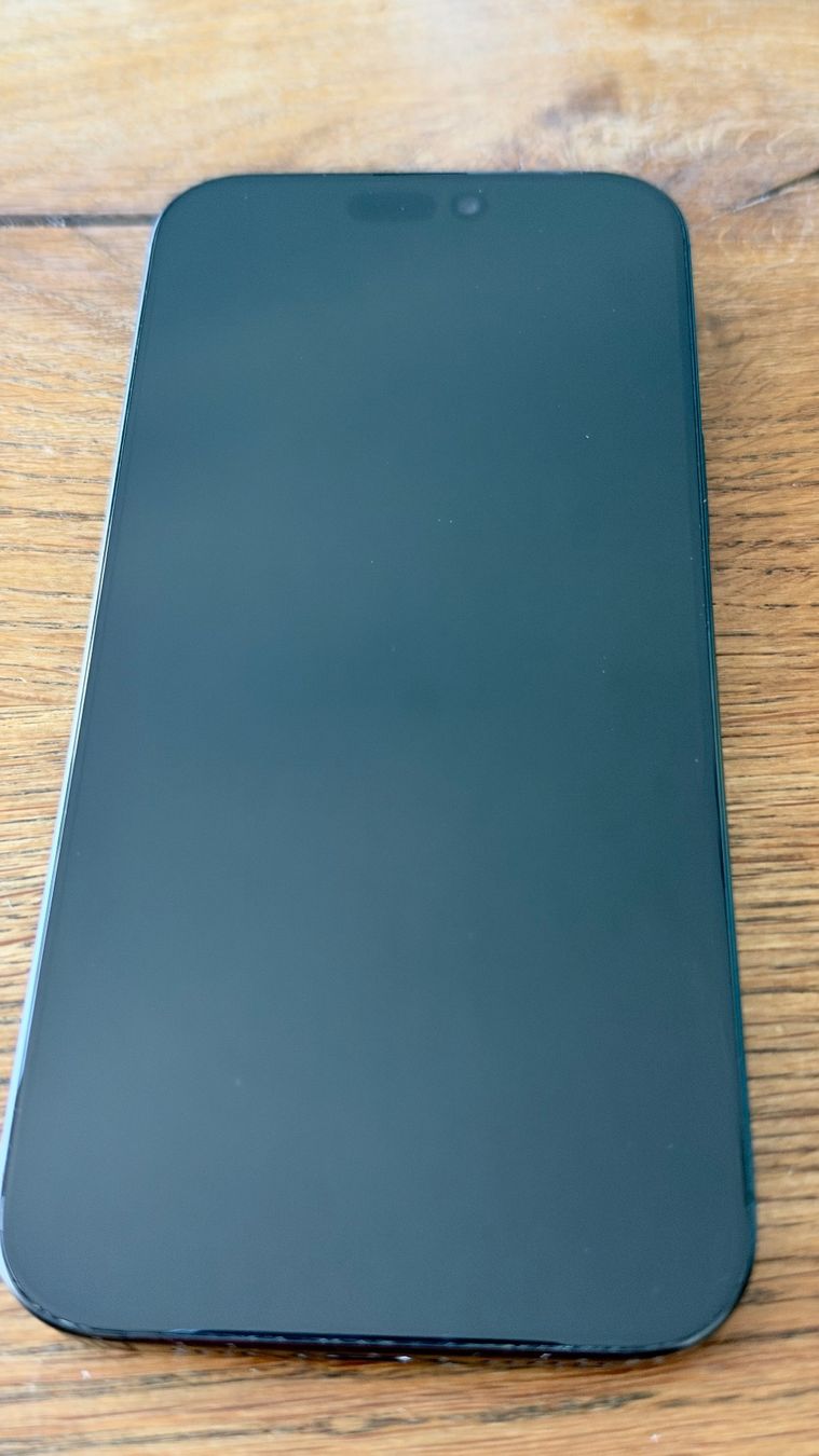 Apple Telefoni cellulari / Smartphones: Apple iPhone 16 Pro Max schwarz  neuwertig – Usato da Buchrain venduto da Kindlein 1