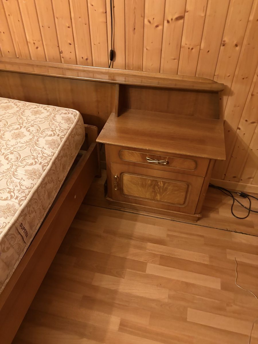 Schminktische: Lit, table de nuit et coiffeuse – Gebraucht aus Orsonnens von cdms57 2