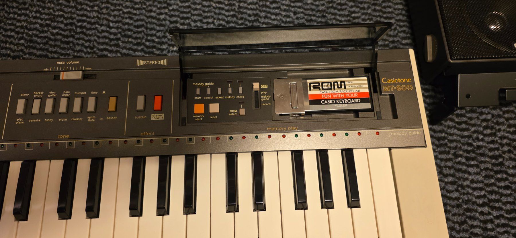 Casio Strumenti musicali: Casio MT-800 Casiotone E-Piano Synthesizer, Boxen + Koffer – Usato da Zürich venduto da spin23 6