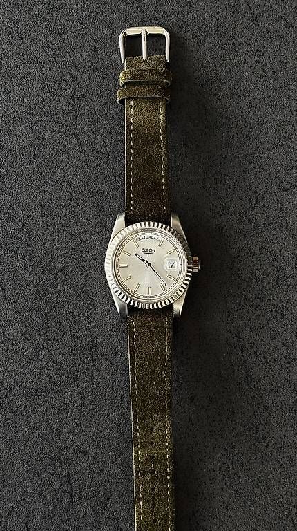 Orologi: Montre automatique à complication day date – Usato da Mont-sur-Lausanne venduto da cro_c5rs