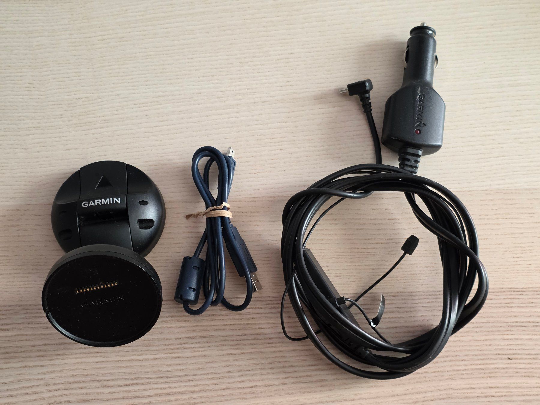 Garmin Navigatori: Garmin GPS Nüvicam Auto Camper PW – Difettoso da Stein SG venduto da nxr_vzv9 2