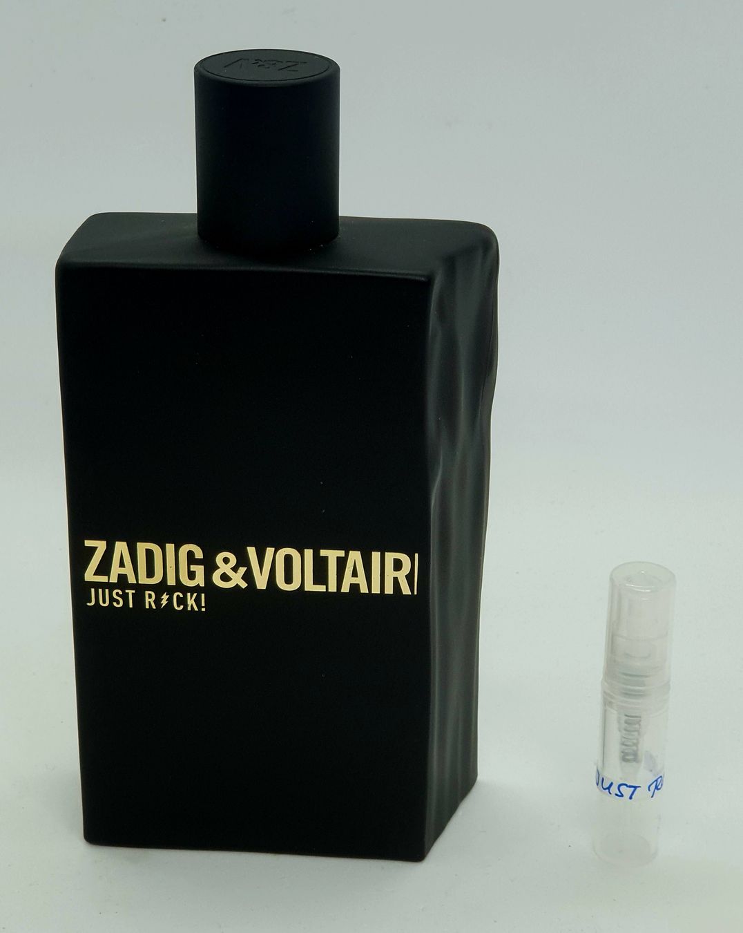 Zadig & Voltaire Profumi & Eau de Toilette: 2 ml JUST ROCK ZADIG & VOLTAIRE ABFÜLLUNG – Nuovo (secondo la descrizione) da St. Gallen venduto da CaliSunshine