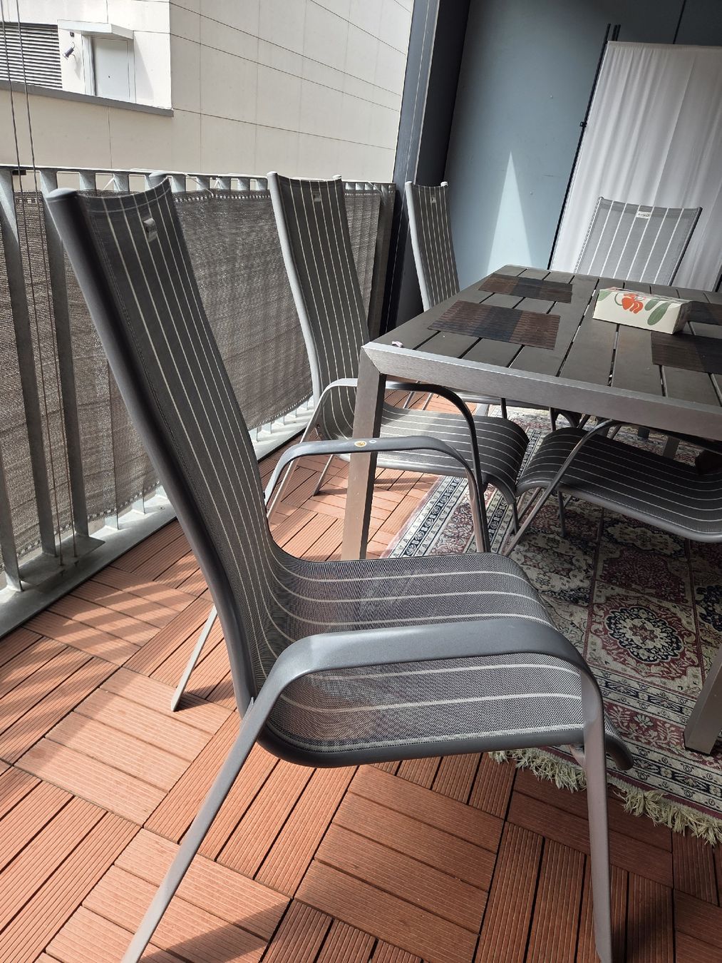 Set di tavolo e panche: Balkontisch / gartentisch – Usato da Schlieren venduto da anw_psw5 2