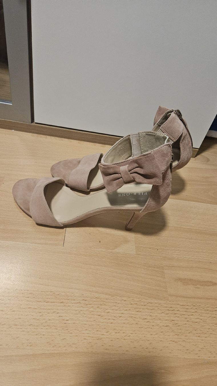 Scarpe da donna: Sommerschuh mit Schleife Gr. 38 – Usato da Glattbrugg venduto da SnowWhite01