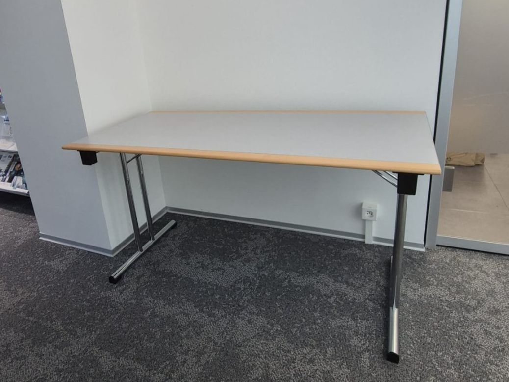 Schreibtische: Klappbarer Schreibtisch – Gebraucht aus Münchenstein von han_h2xt