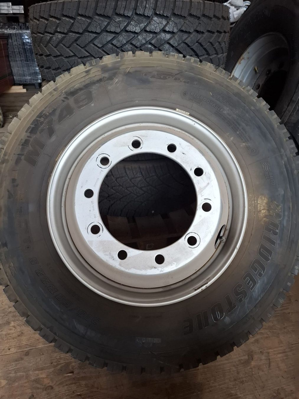 Pneumatici & Ruote complete: Lkw Räder – Usato da Obfelden venduto da 62306330 5