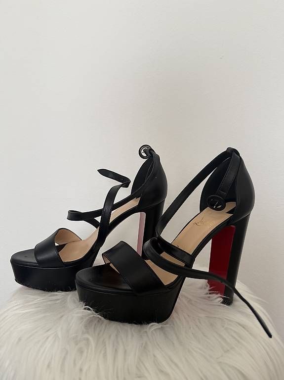 Scarpe da donna: CHRISTIAN LOUBOUTIN HIGH HEELS – Usato da Oberwil b. Zug venduto da Andjola 3
