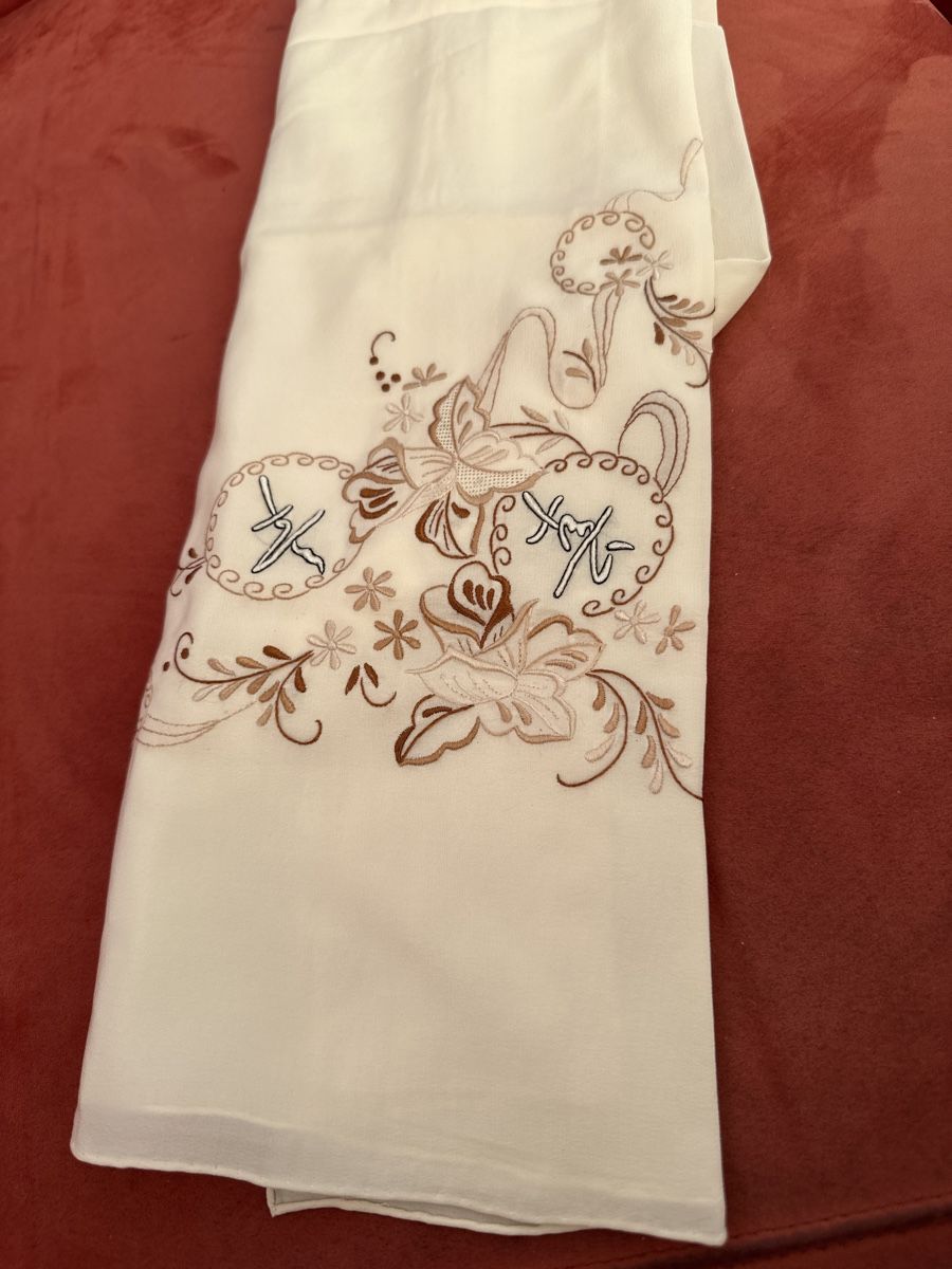 Foulard & Sciarpe: Seidentuch Bestickt 78x75 cm – Usato da Herbriggen venduto da Sehrazade