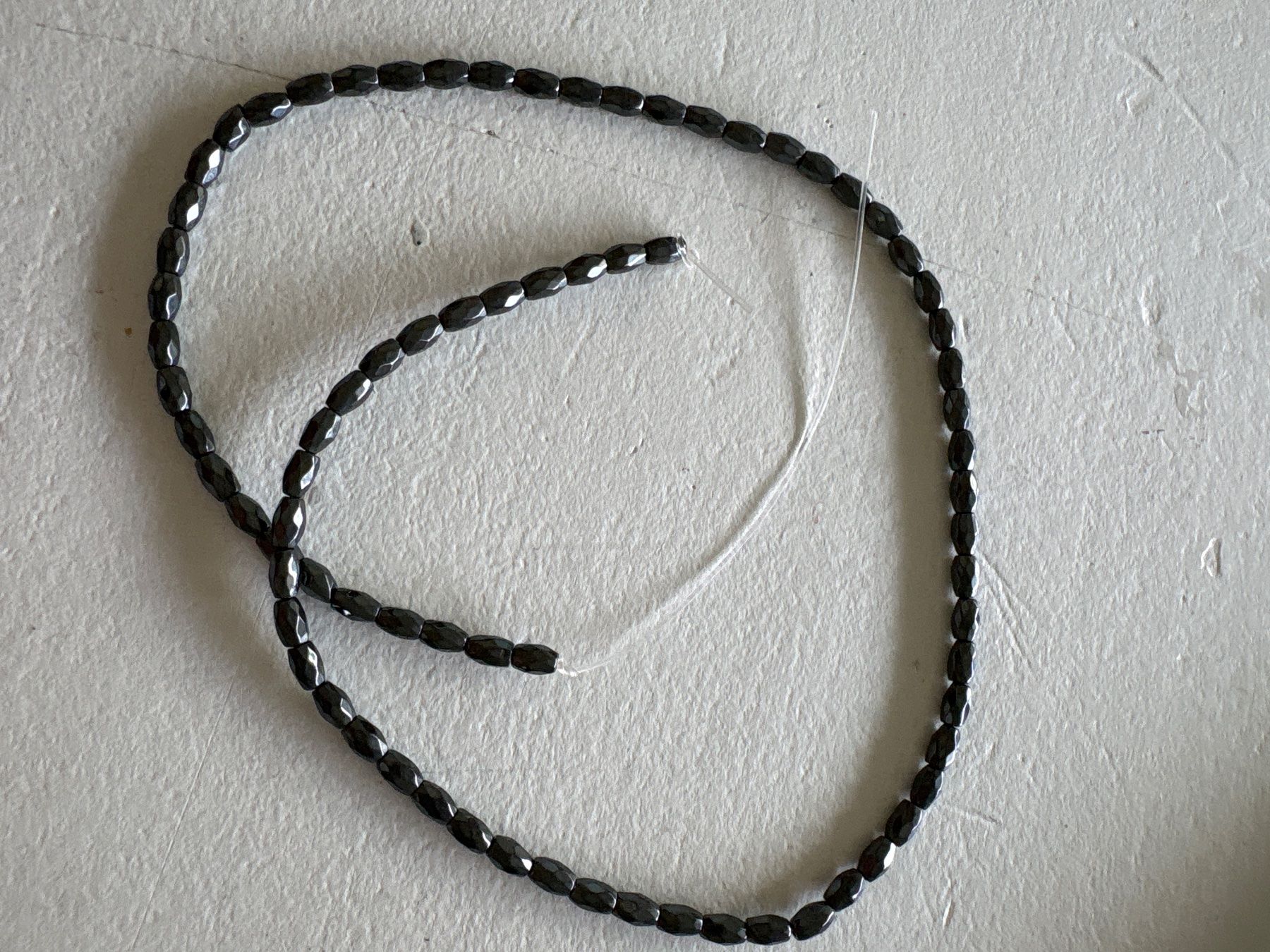 Minerali & Pietre curative: 1x Hämatit Strang Facettiert ca. 5mm  40 cm – Nuovo (secondo la descrizione) da Embrach venduto da mays