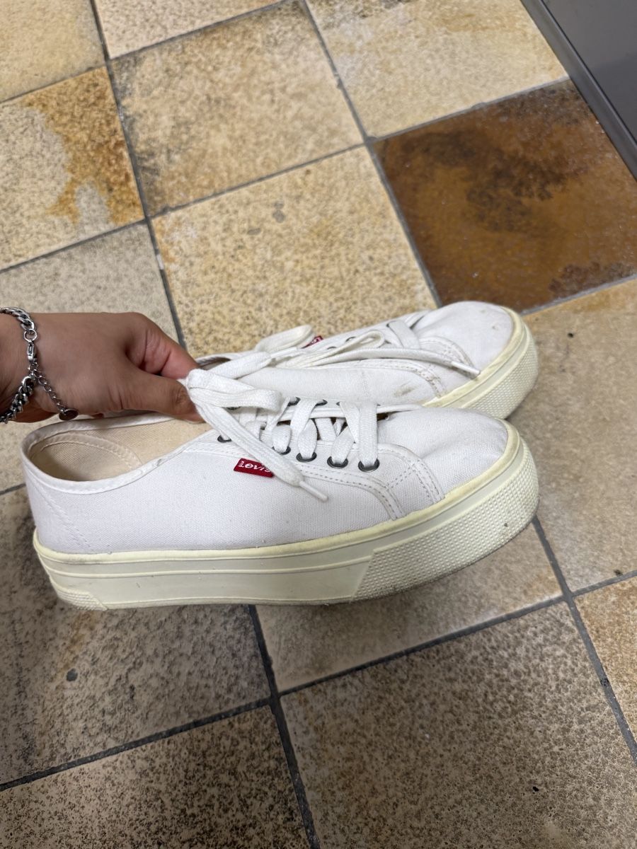 Levi's Scarpe da donna: Levi's Turnschuhe Weiss – Usato da Basel venduto da sid_dem 3