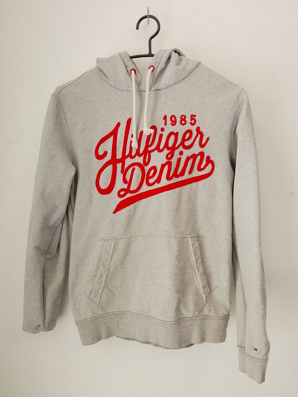 Tommy Hilfiger Maglioni & Felpe: Vintage Hilfiger Hoodie gr.M – Usato da Biel/Bienne venduto da Vintage-timearts