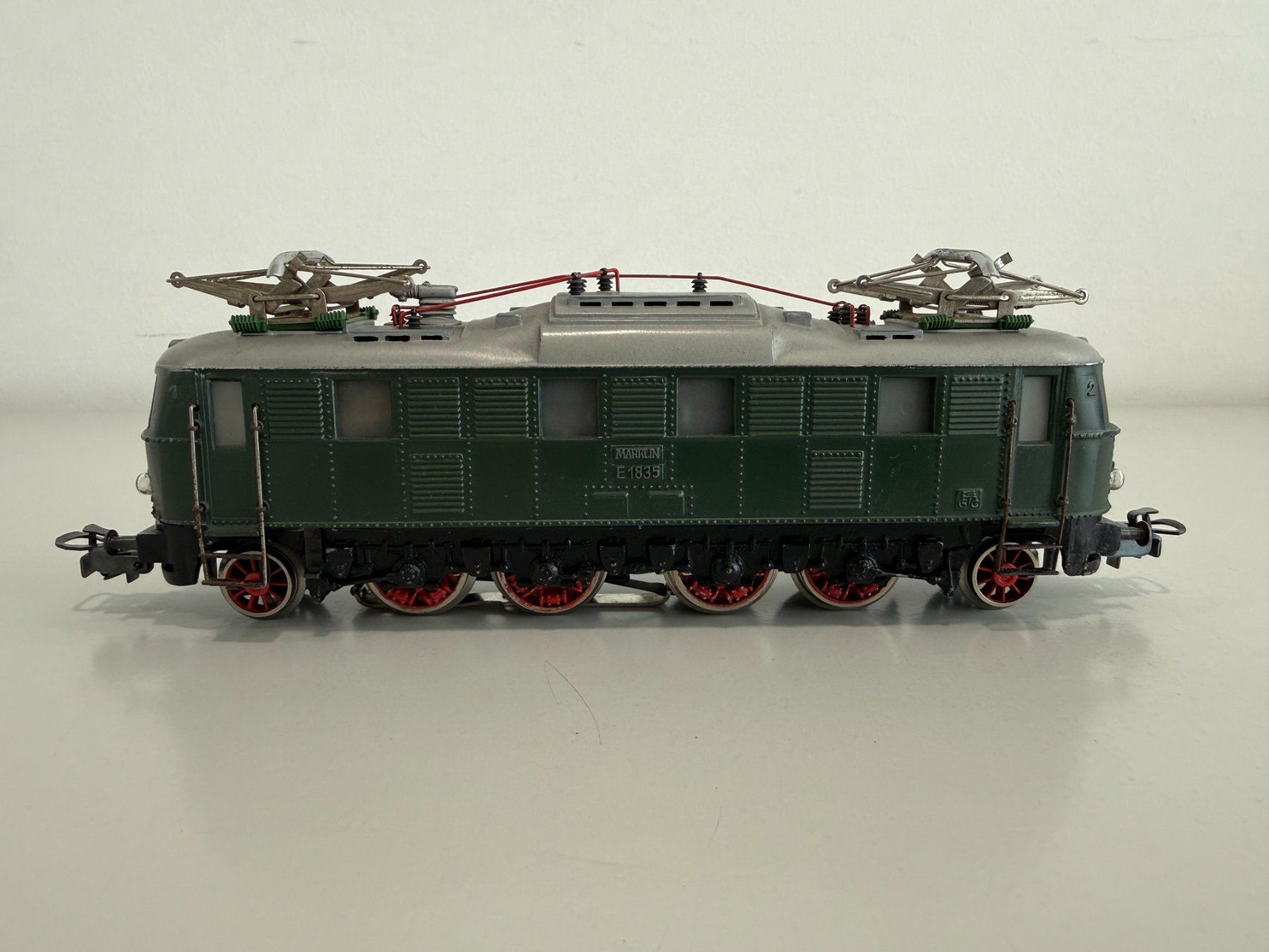 Märklin Modellini di ferrovie: Elektrolokomotive BR E18 der DB – Usato da Oftringen venduto da Pgi