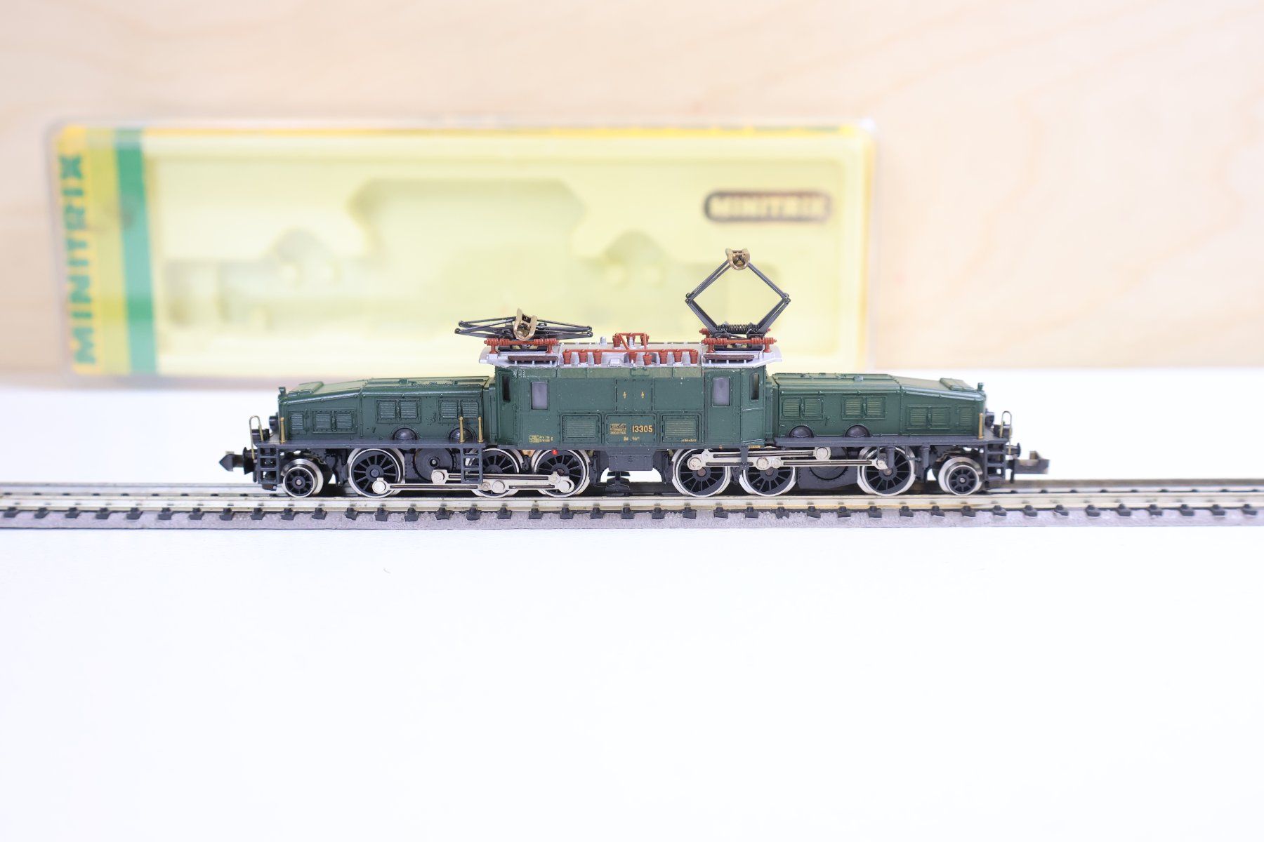 Trix Modelleisenbahnen: Minitrix SBB Krokodil "grün" E-Lok 2926 - mit OVP – Defekt aus Winterthur von Monstera 4
