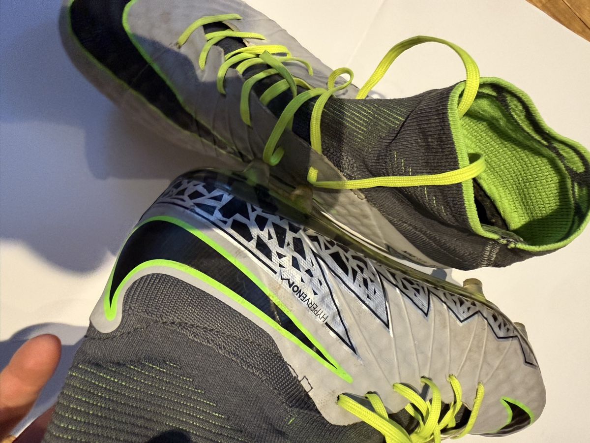 Nike Schuhe für Jungen: Nike Hypervenom Phantom Fussballschuhe, Grösse 38 – Gebraucht aus Rodersdorf von Everything.ch 2