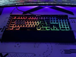 Corsair K95 RGB Platinum Gaming Tastatur + Milky Keycaps