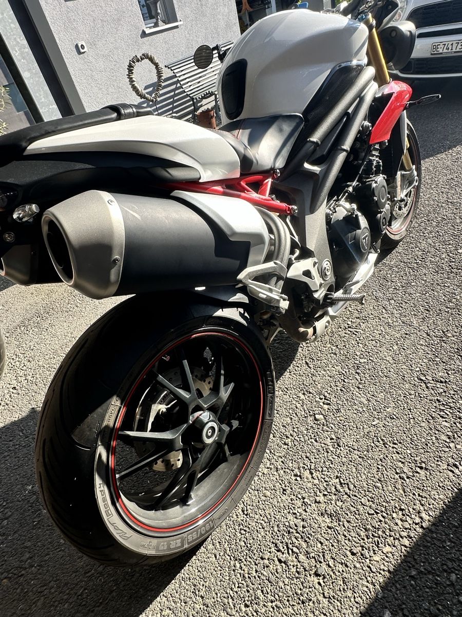 Strada: Triumph Speed Triple 1050 R – Usato da Wileroltigen venduto da torro11 8