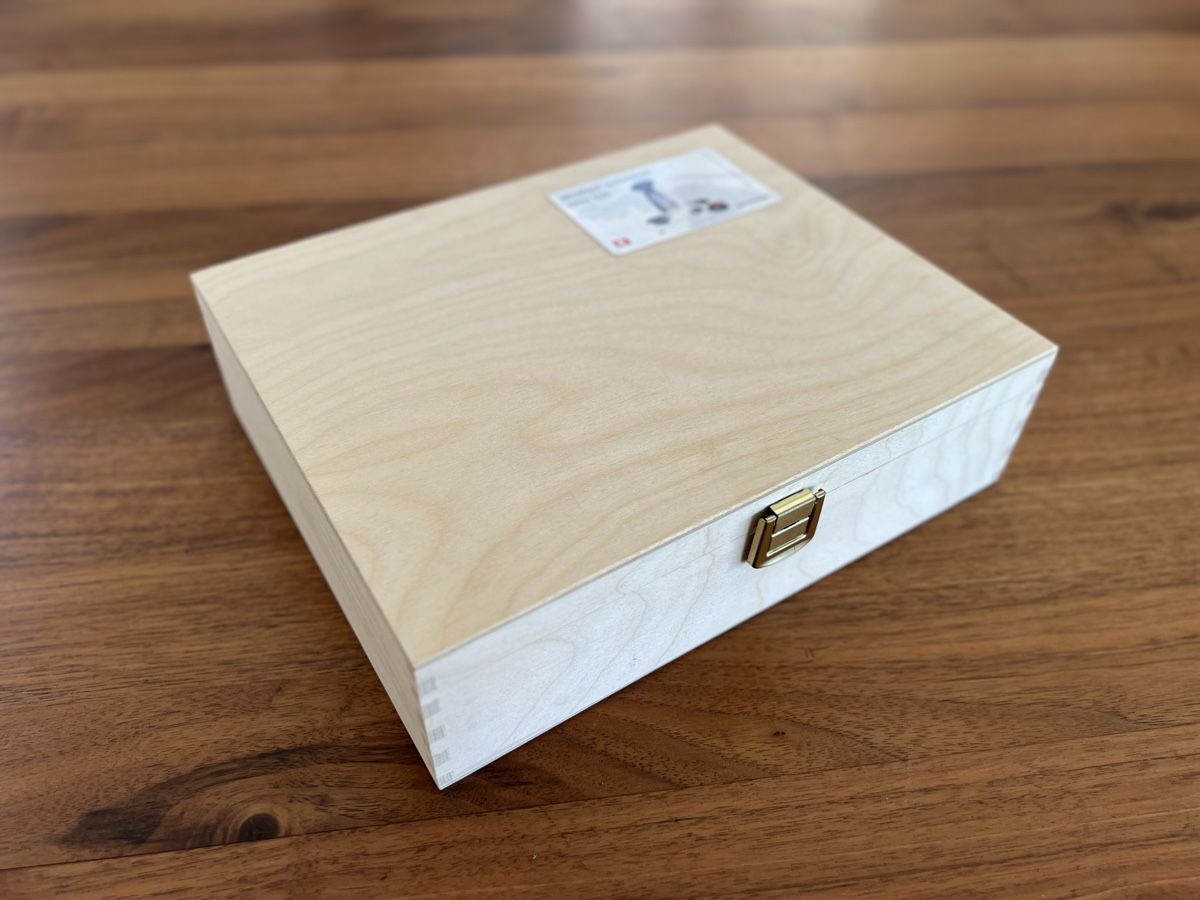Altro in Decorazioni & Accessori: Swiss Wein Accessory Box – Nuovo e nell'imballaggio originale da Aesch LU venduto da HSchnitzler