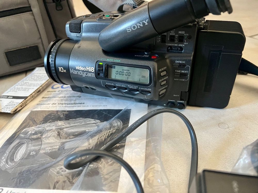 Caméscope Sony Handycam vidéo HI8 CCD-TR805E - Photo, audio & vidéo