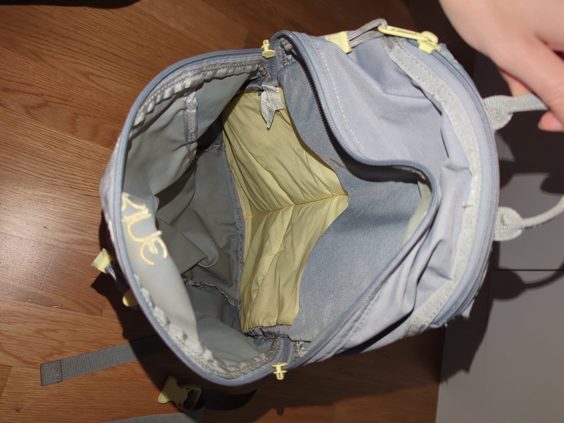 Dakine Zaini: Dakine Rucksack/top Zustand – Usato da Zug venduto da sunshinestateofmind 3