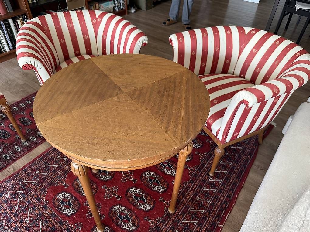 Sedie: Antikes Sofa mit 2 Sesseln und 4 Stühlen – Usato da Nidau venduto da Nintschgu 1