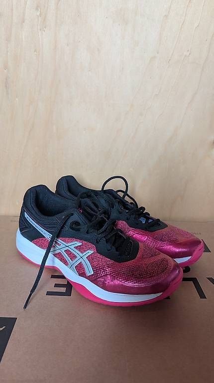 Herrenschuhe: ASICS Netburner Ballistic FF Gr. 42 – Gebraucht aus Winterthur von tpetaja