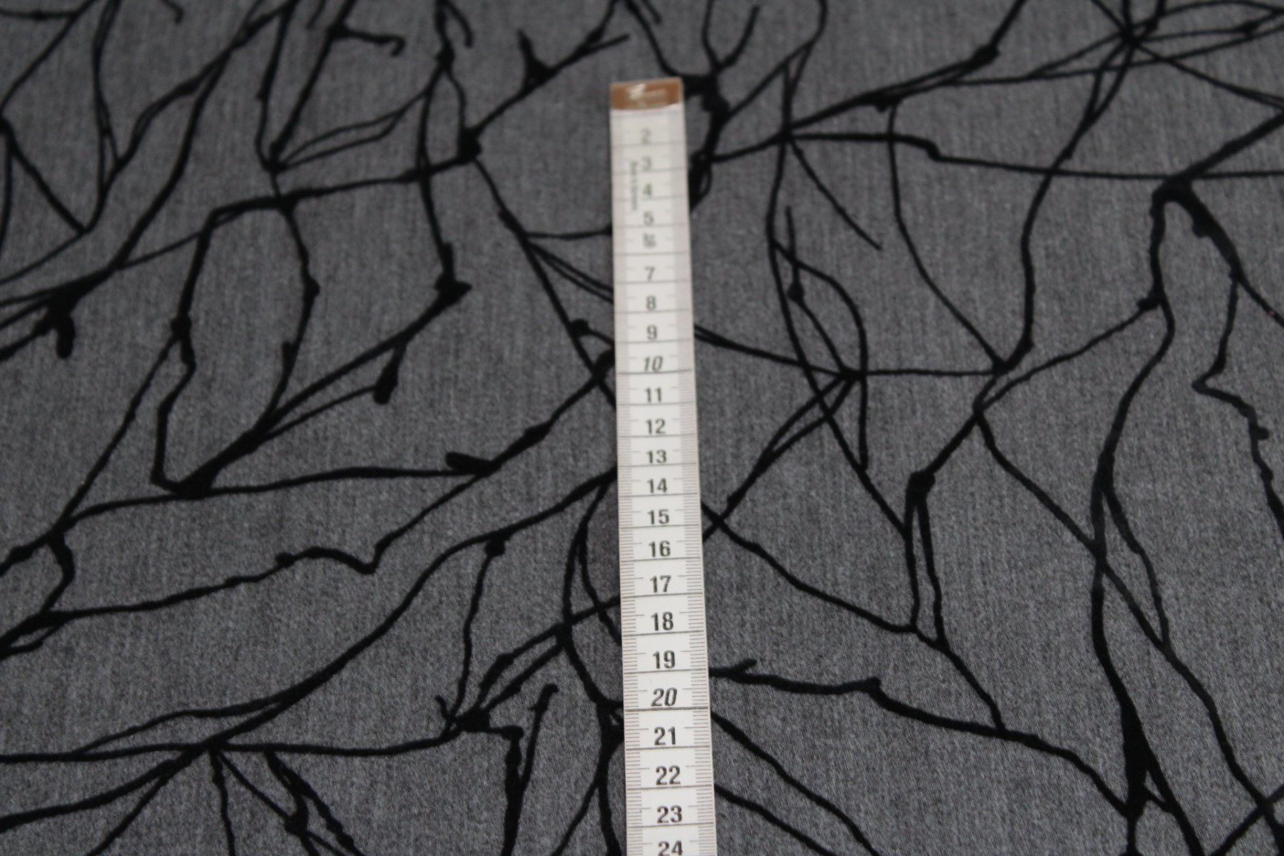 Tessuti: Stoff Stretch Baumwolle/Viscose h.grau/schwarz beflockt – Nuovo (secondo la descrizione) da Obfelden venduto da solomon111 1