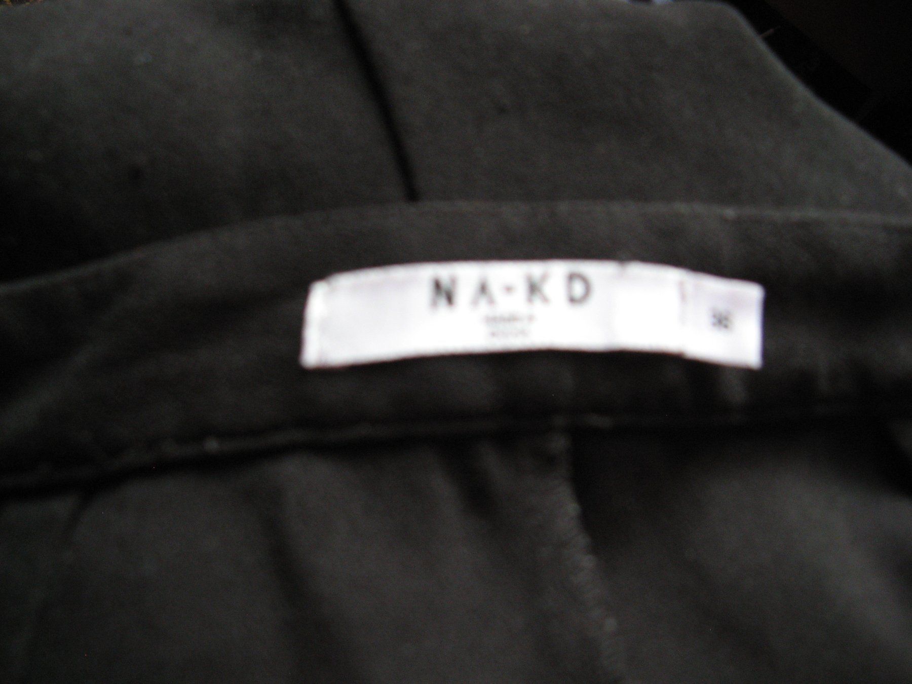 Na-kd Pantaloni: Hose schwarz Gr. 36 Na-kd – Usato da Zürich venduto da apil 6
