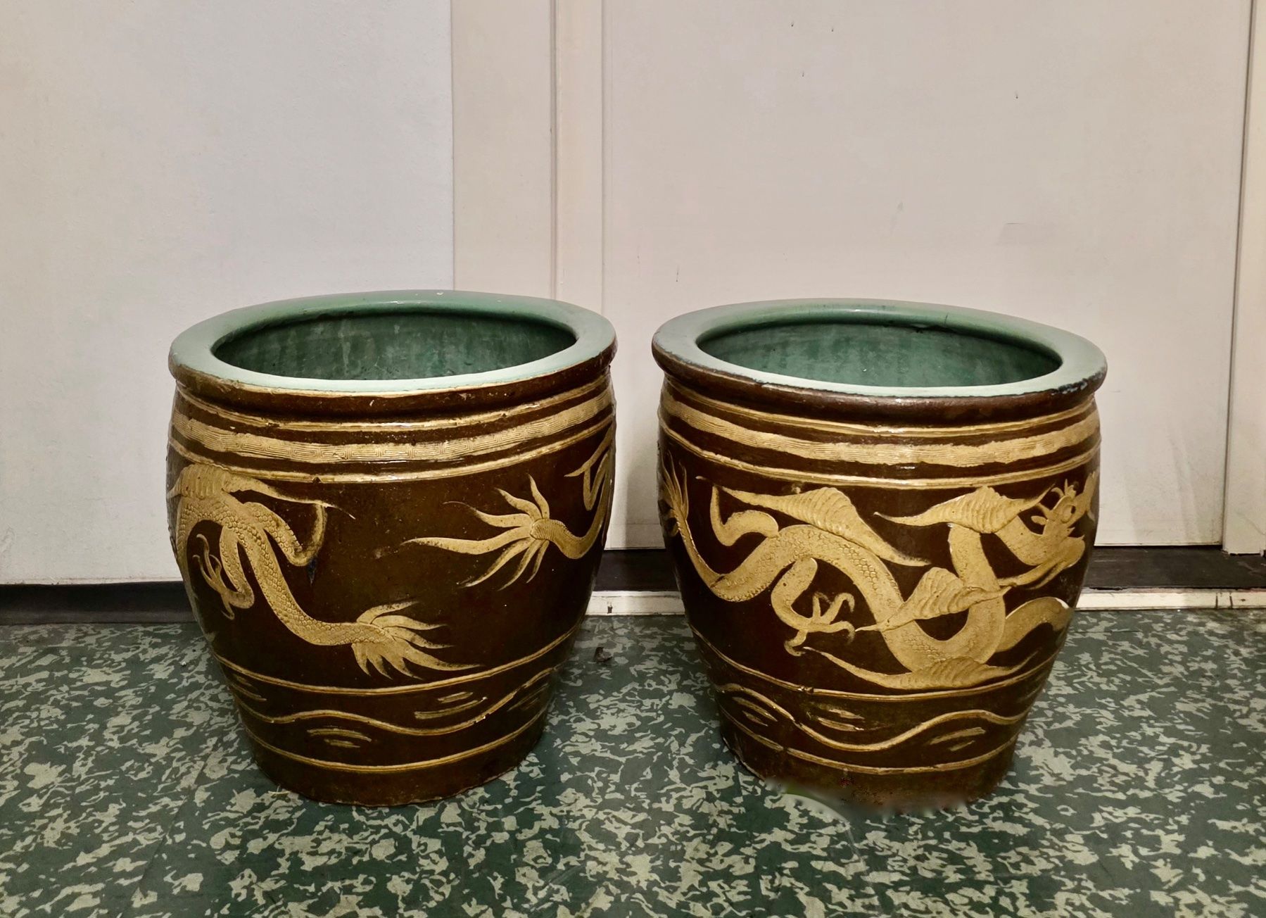 Töpfe: Grosse alte Cache Pots – Gebraucht aus Zürich von bue_5vyj