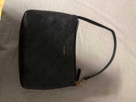 Guess Handtasche schwarz mit Muster gebrauchter Zustand