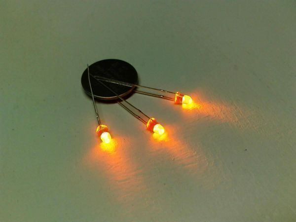 Componenti elettronici: LED orange 3mm, 50 Stück – Nuovo (secondo la descrizione) da Luzern venduto da Salefactory