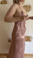 Satinkleid Rosa mit Jacquardmuster | Maxikleid