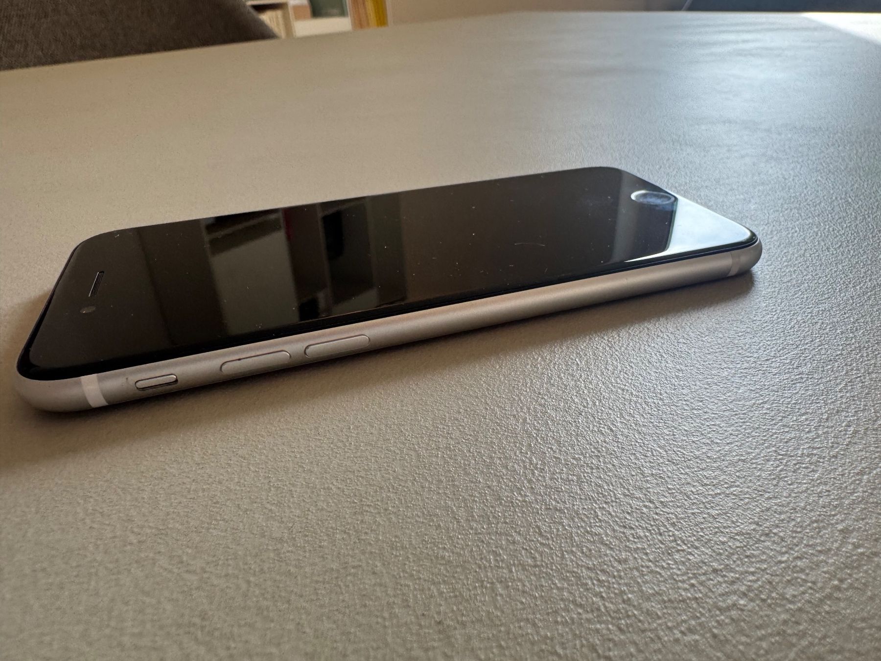 Apple Handys / Smartphones: iPhone SE | weiss | 128GB – Gebraucht aus Zürich von iampascalp 5
