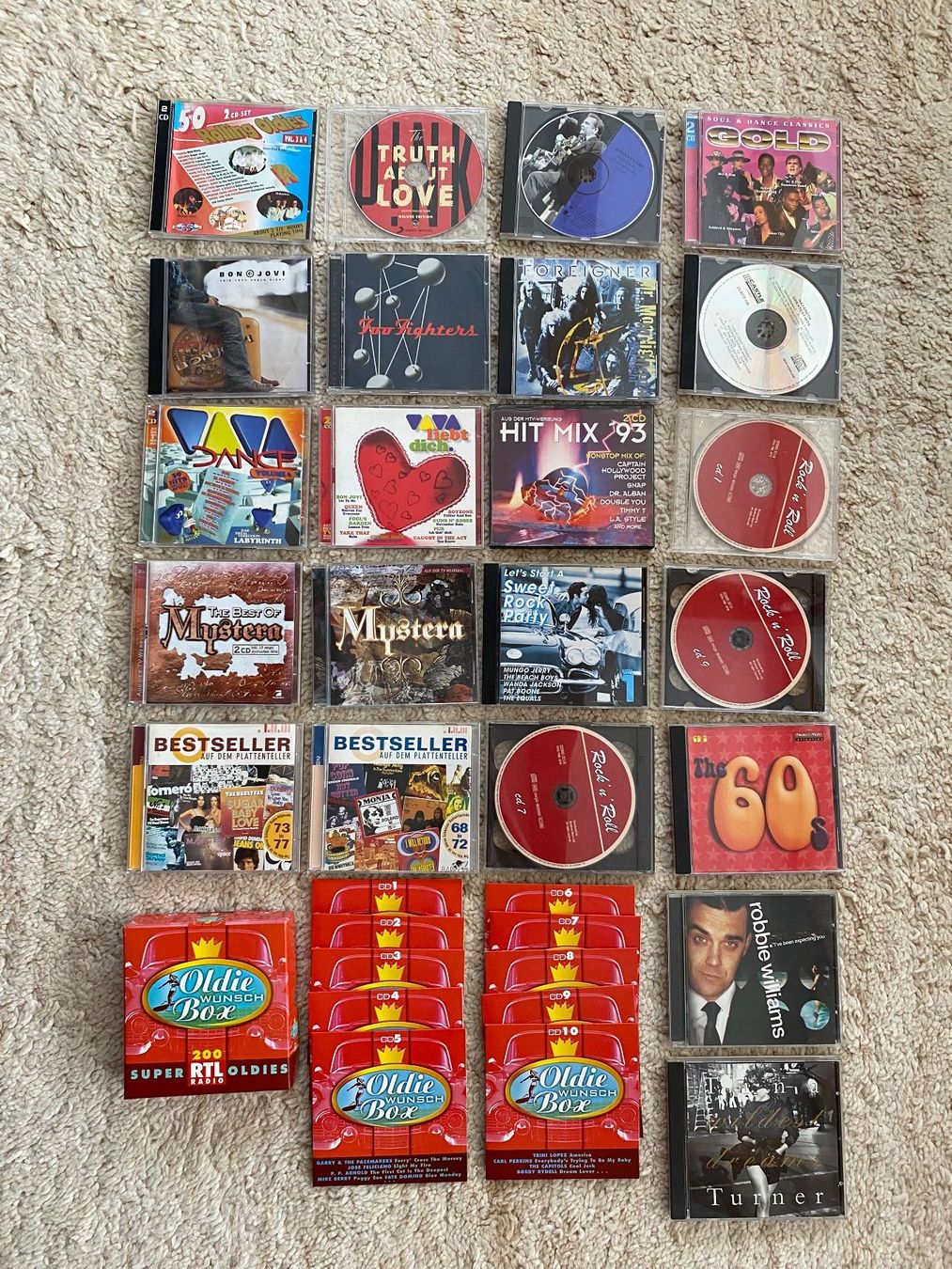CD: Viele CD'S: Rock, Pop, Oldies u.a. – Usato da Appenzell Meistersrüte venduto da zongabolla