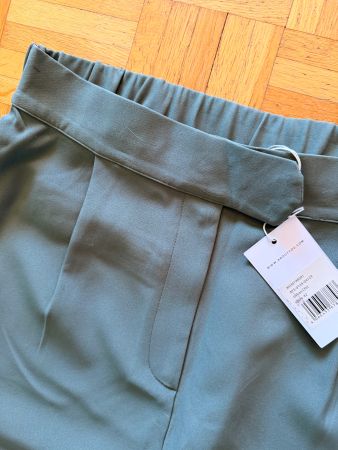 Hose in Khaki, Grösse 42, Neu mit Etikett!