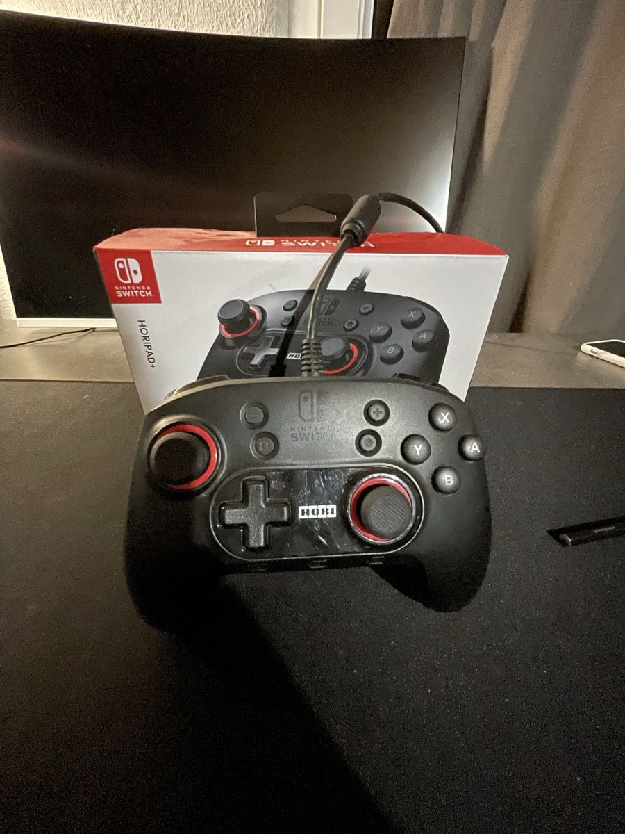 Controller: HORI HORIPAD+ Controller für Nintendo Switch – Nuovo (secondo la descrizione) da Basel venduto da Erna3