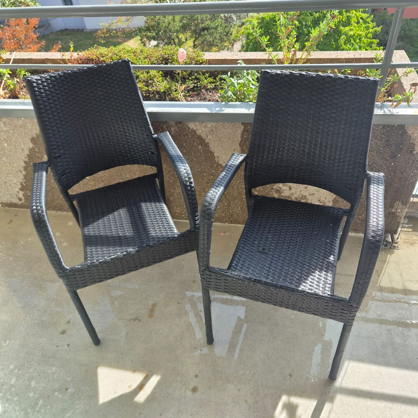 Stühle: 2 Stühle Kunststoff schwarz – Gebraucht aus Zürich von mx.x