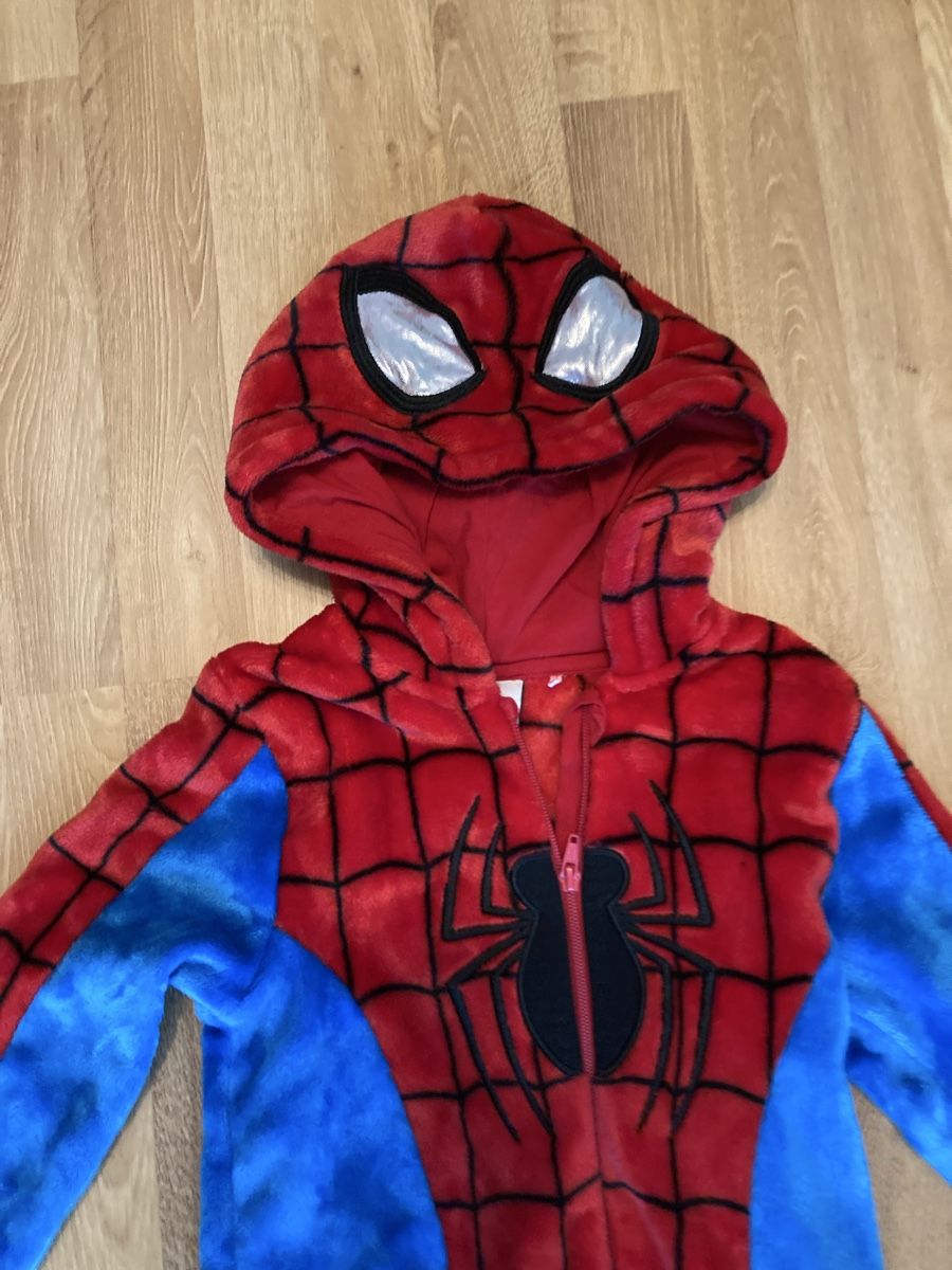 Tute: Spiderman Overall Gr. 122 – Usato da Emmenbrücke venduto da JJ_89 2