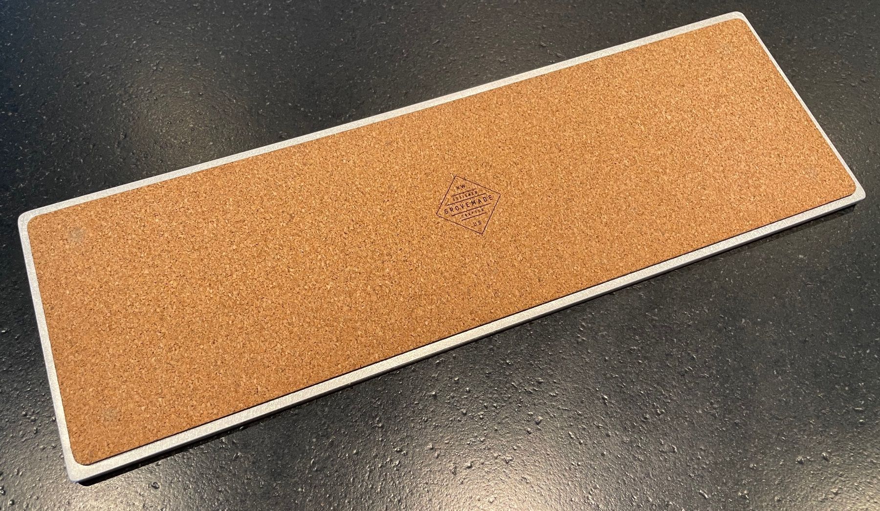 Supporti a parete: Grovemade Apple Magic Keyboard Tray aus Holz – Usato da Au SG venduto da fabian.brunner 1