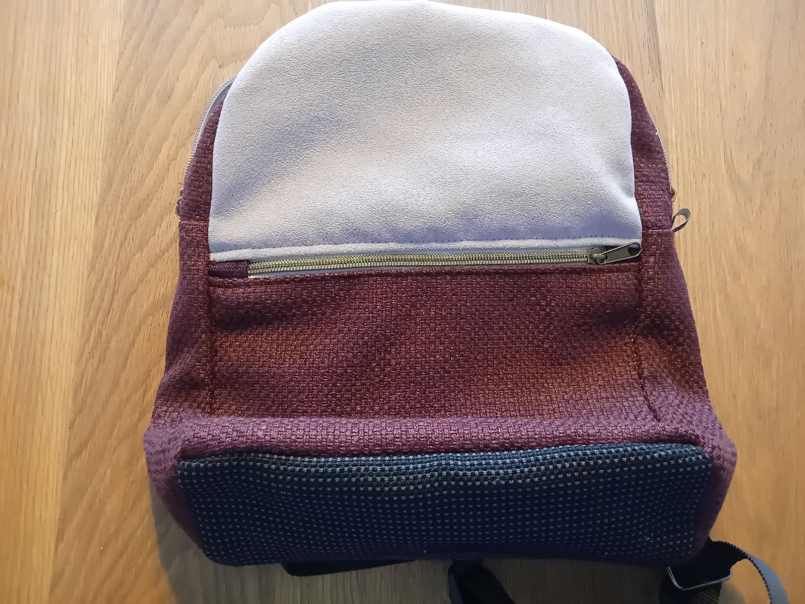 Rucksäcke: Rucksack mit Innentaschen, Beere/Grau, Stoff – Neu (gemäss Beschreibung) aus Burgdorf von carodesign1 2