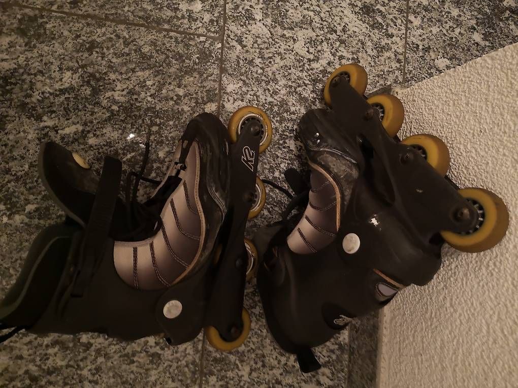 Pattini in linea & Pattini a rotelle: Rollschuhe  – Usato da Basel venduto da del_rjb8